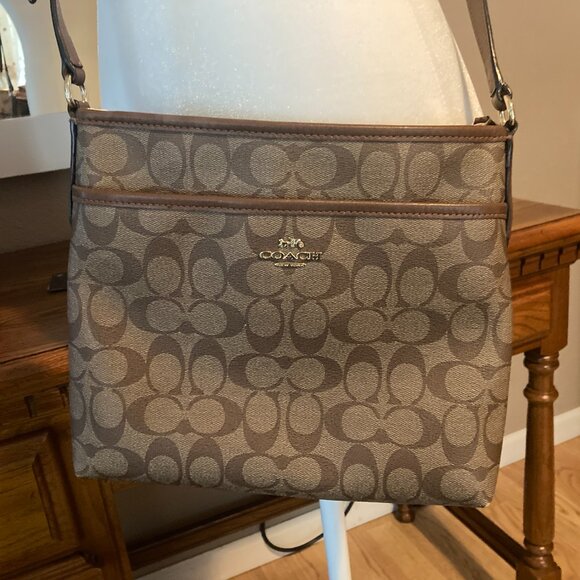 Coach Purse in Excellent Condition!